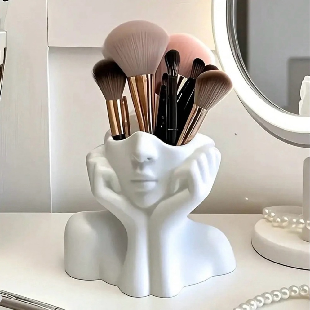 ✨White Face Elegant Makeup Brush Holder - Trendy Aesthetic - BRAND NEW ✨
